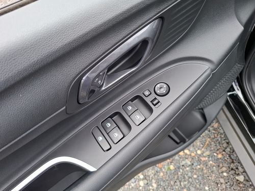 https://csb-strapi-files.fsn1.your-objectstorage.com/inventory-cars/images/f0ace1e9696a7dfb0e8319e9733f71f51ba29f08/13_500_3178.jpg