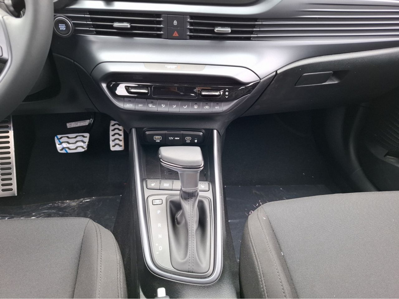 https://csb-strapi-files.fsn1.your-objectstorage.com/inventory-cars/images/f0ace1e9696a7dfb0e8319e9733f71f51ba29f08/17_1280_2451.jpg