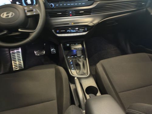 https://csb-strapi-files.fsn1.your-objectstorage.com/inventory-cars/images/f18c3bb116a60c8cceb4c7fc1eb325a58d87ab0a/16_500_4019.jpg