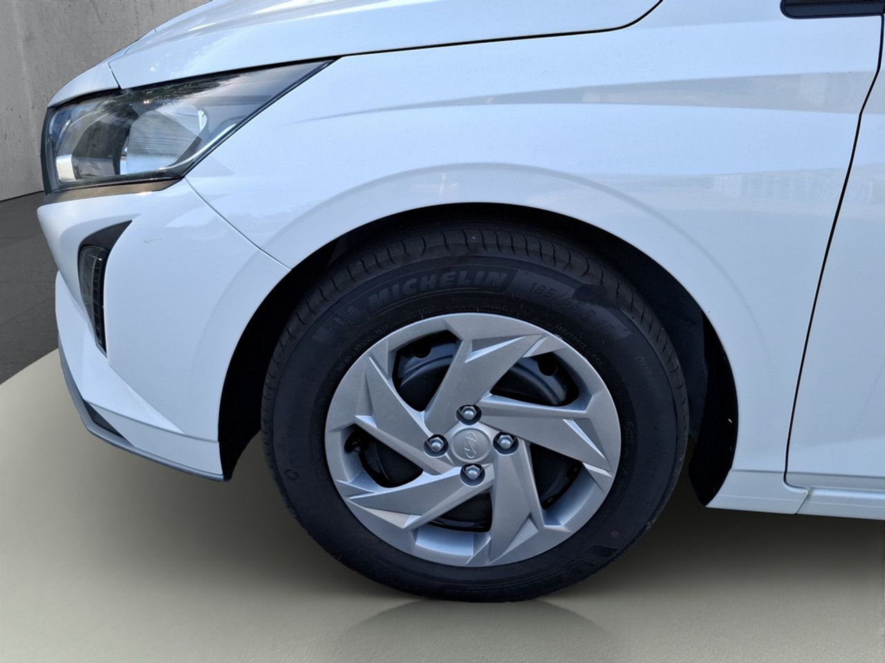 https://csb-strapi-files.fsn1.your-objectstorage.com/inventory-cars/images/f1b0b1d0628b3b88ee124590e054dd18d9d9489c/2_1280_3214.jpg