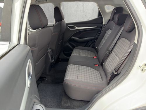 https://csb-strapi-files.fsn1.your-objectstorage.com/inventory-cars/images/f2bb56f7780706aca596beec59fb522ff2f4acb8/12_500_4068.jpg
