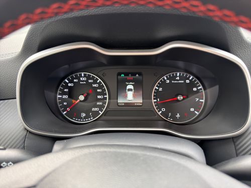 https://csb-strapi-files.fsn1.your-objectstorage.com/inventory-cars/images/f2bb56f7780706aca596beec59fb522ff2f4acb8/16_500_3309.jpg