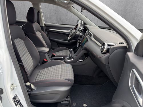 https://csb-strapi-files.fsn1.your-objectstorage.com/inventory-cars/images/f2bb56f7780706aca596beec59fb522ff2f4acb8/19_500_3131.jpg