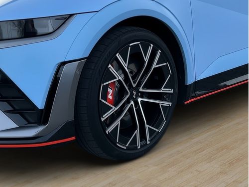 https://csb-strapi-files.fsn1.your-objectstorage.com/inventory-cars/images/f351f111a04c14a0063206c332f88297ec6f95d0/5_500_5443.jpg