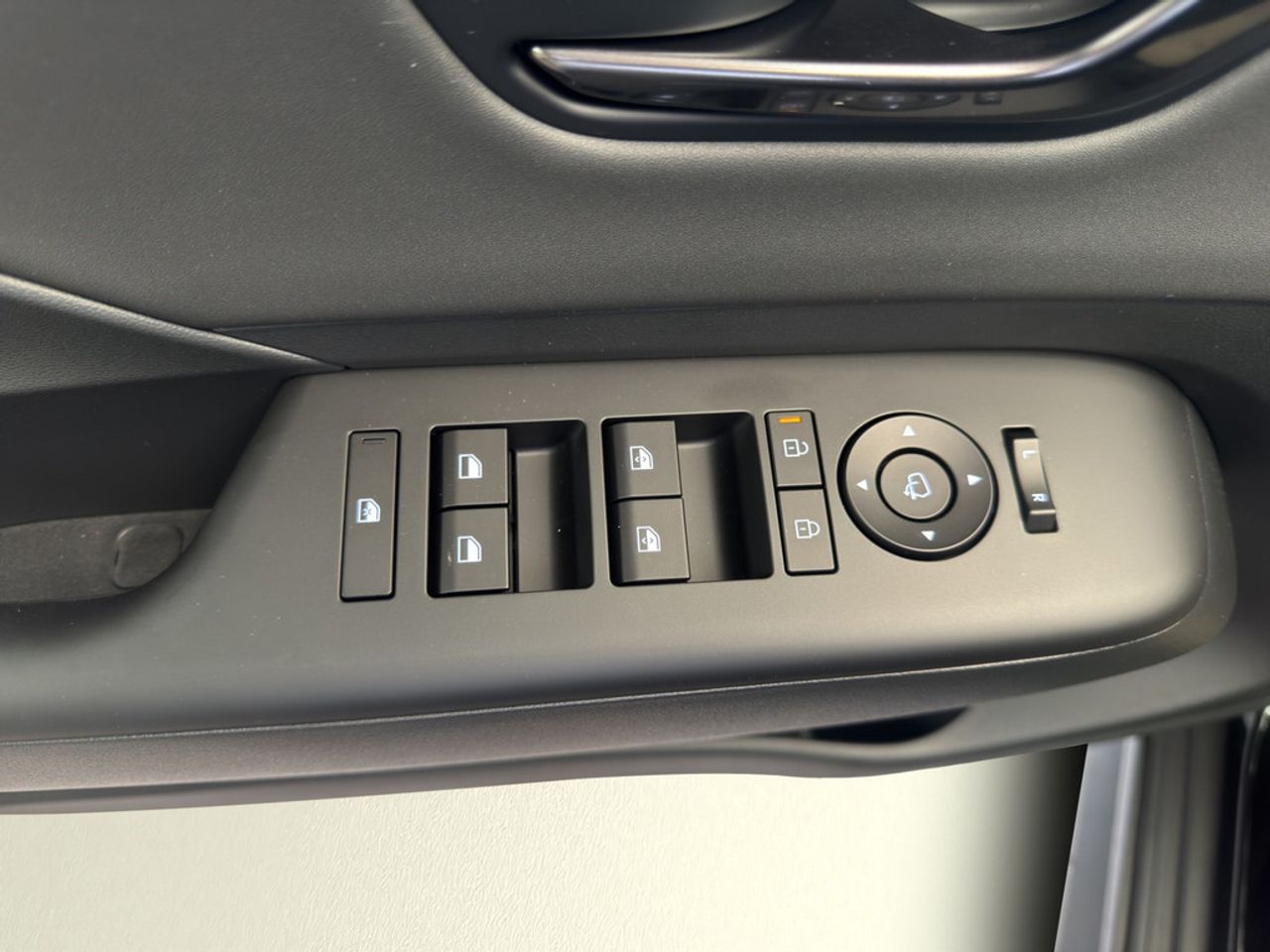 https://csb-strapi-files.fsn1.your-objectstorage.com/inventory-cars/images/f558eca55ae8a1c2fa996530ed44b0332a18fb07/13_1280_8048.jpg
