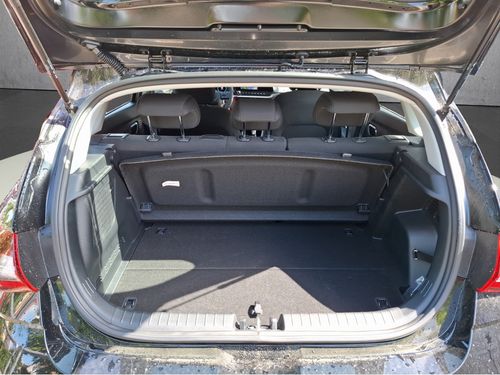 https://csb-strapi-files.fsn1.your-objectstorage.com/inventory-cars/images/f669f343b728fdba71ec0088e38770530554d1cf/17_500_8294.jpg