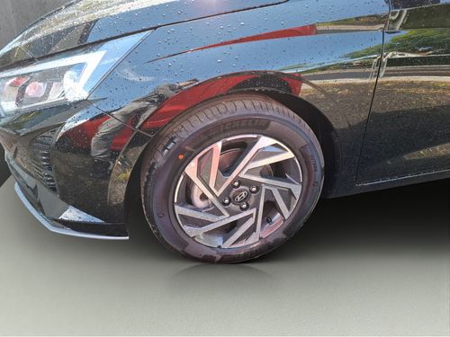 https://csb-strapi-files.fsn1.your-objectstorage.com/inventory-cars/images/f669f343b728fdba71ec0088e38770530554d1cf/2_500_7371.jpg