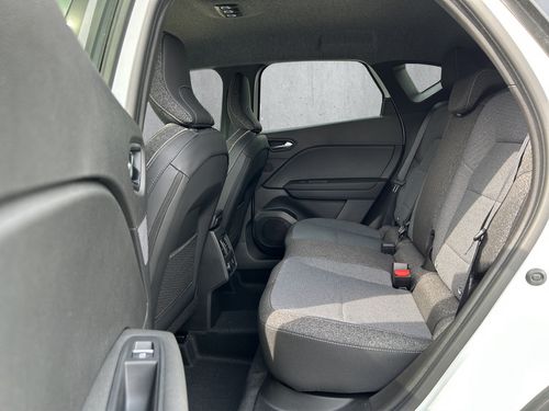 https://csb-strapi-files.fsn1.your-objectstorage.com/inventory-cars/images/f66a6eaaad5078ad801c4008118245d66e44b78b/14_500_5948.jpg