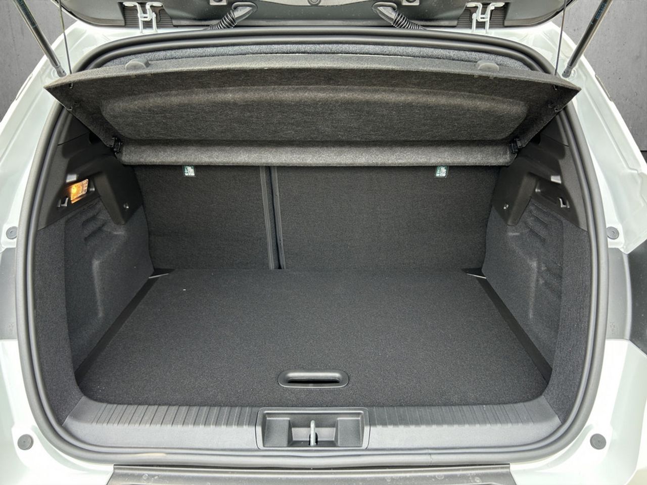 https://csb-strapi-files.fsn1.your-objectstorage.com/inventory-cars/images/f66a6eaaad5078ad801c4008118245d66e44b78b/17_1280_9165.jpg