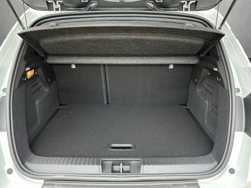 https://csb-strapi-files.fsn1.your-objectstorage.com/inventory-cars/images/f66a6eaaad5078ad801c4008118245d66e44b78b/17_500_9741.jpg