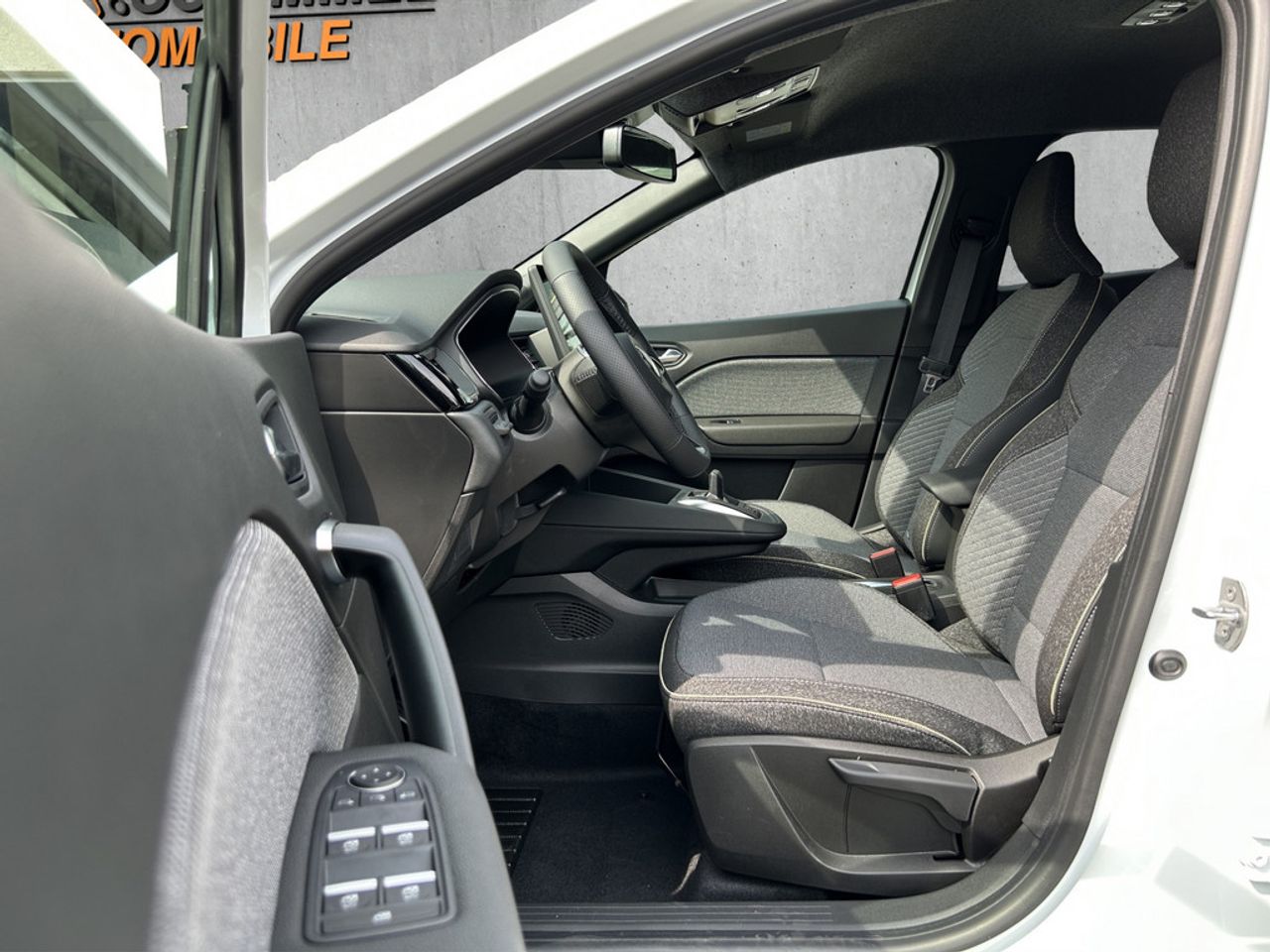 https://csb-strapi-files.fsn1.your-objectstorage.com/inventory-cars/images/f66a6eaaad5078ad801c4008118245d66e44b78b/9_1280_5463.jpg