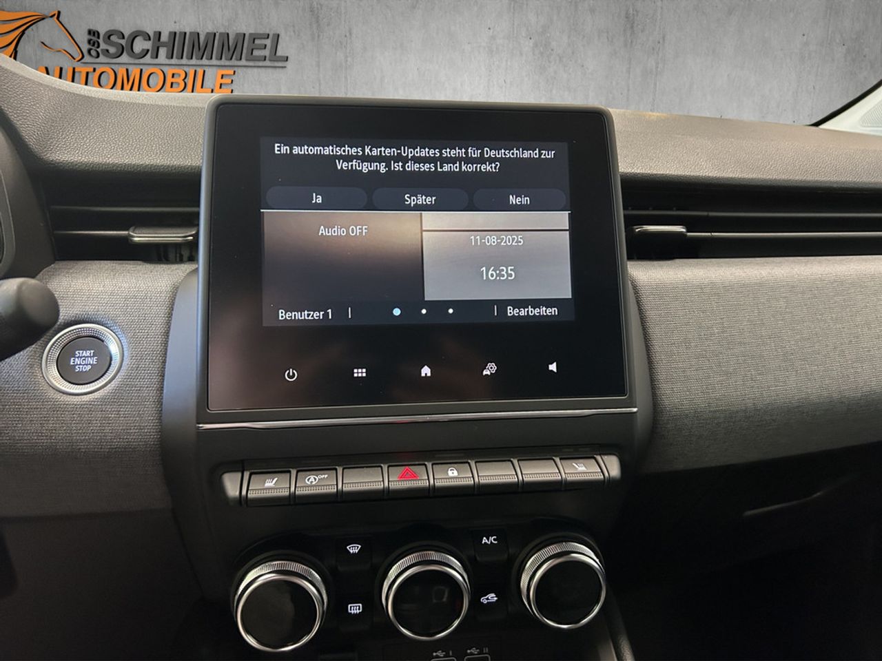 https://csb-strapi-files.fsn1.your-objectstorage.com/inventory-cars/images/f6a95728211a74e9a1b14acb86586f89456bb040/12_1280_3059.jpg