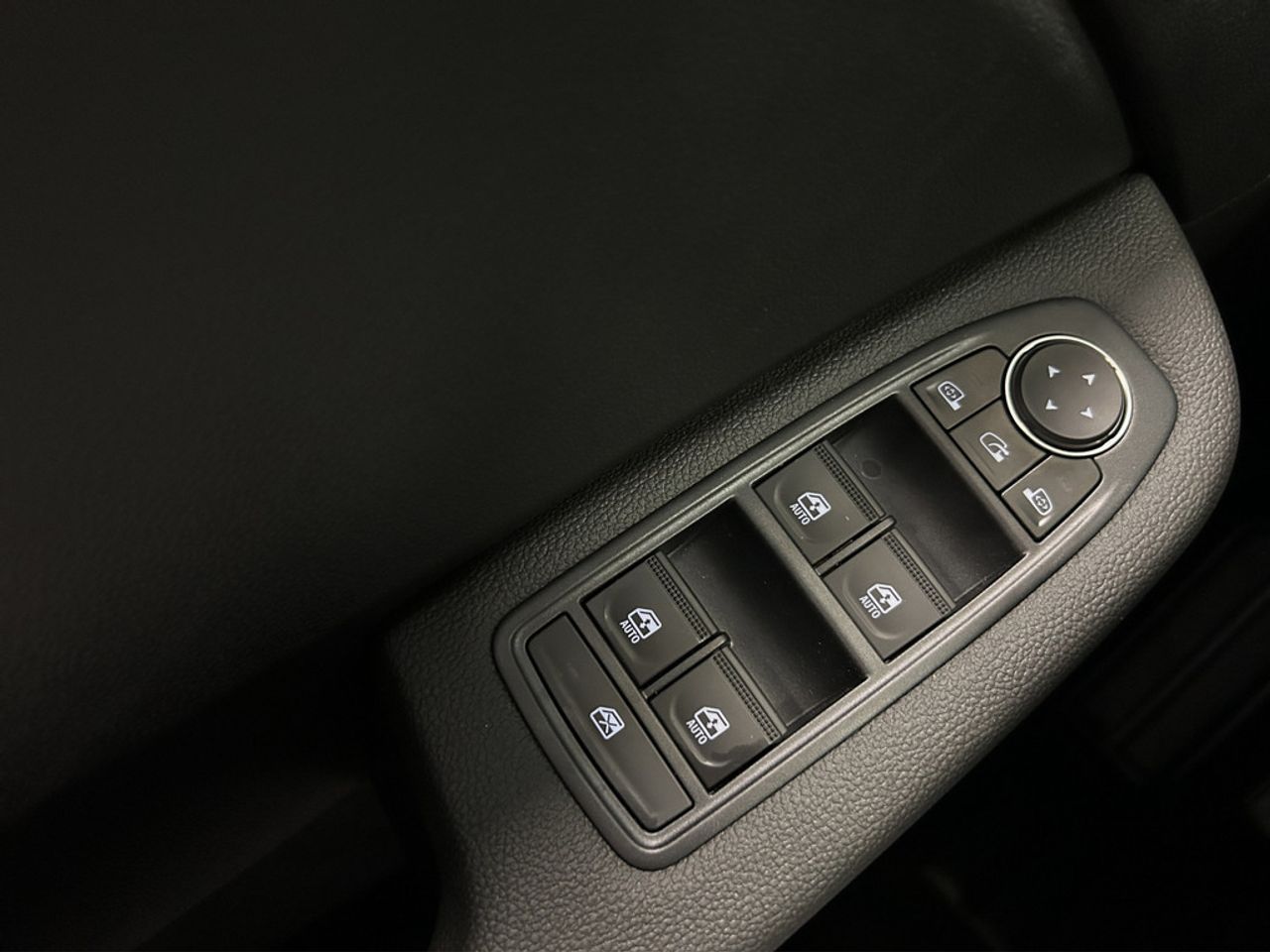 https://csb-strapi-files.fsn1.your-objectstorage.com/inventory-cars/images/f6a95728211a74e9a1b14acb86586f89456bb040/13_1280_7560.jpg
