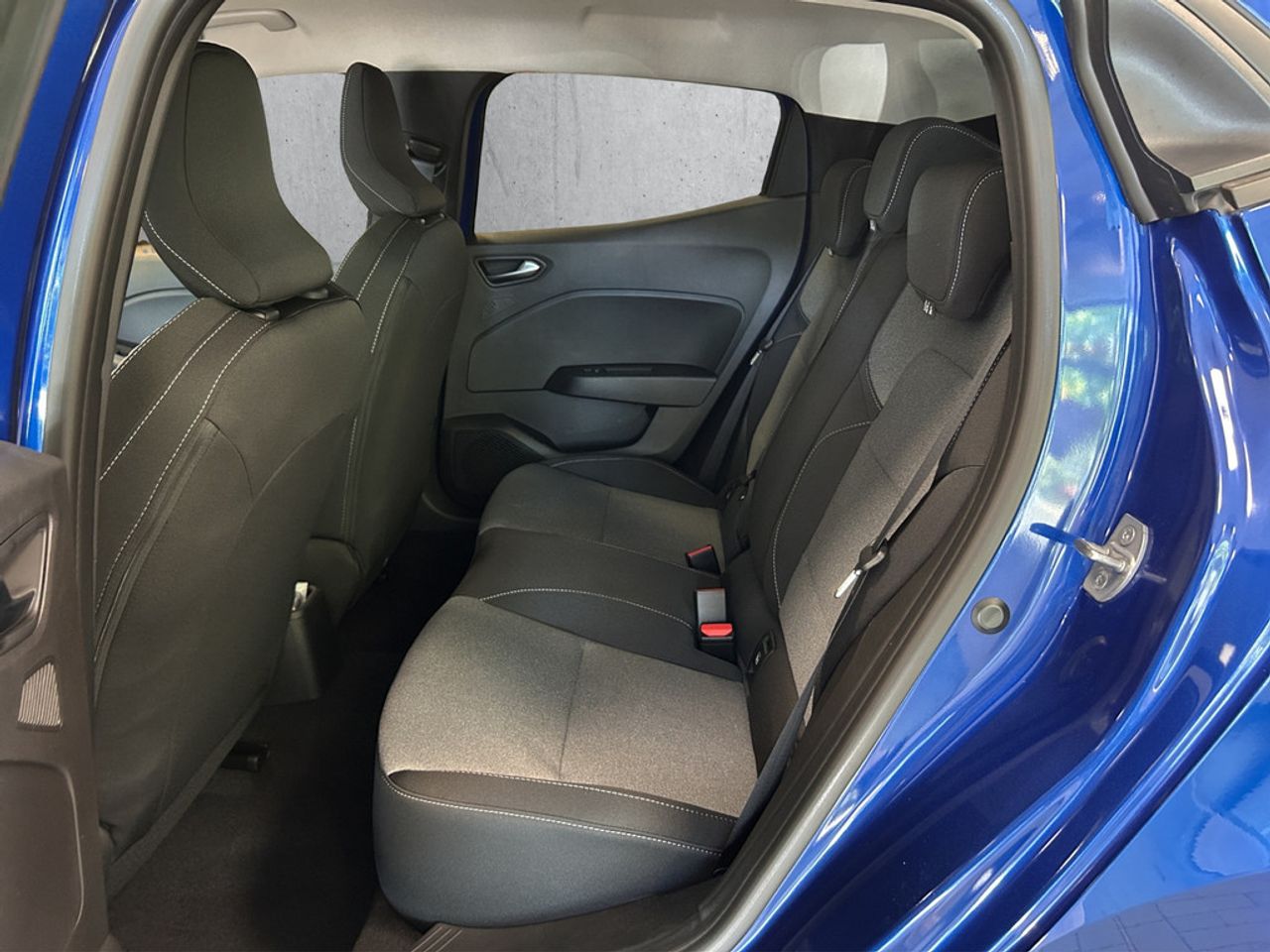 https://csb-strapi-files.fsn1.your-objectstorage.com/inventory-cars/images/f6a95728211a74e9a1b14acb86586f89456bb040/14_1280_9910.jpg