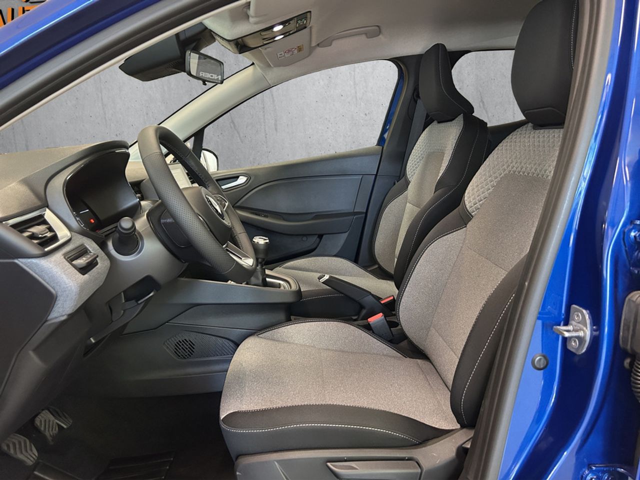 https://csb-strapi-files.fsn1.your-objectstorage.com/inventory-cars/images/f6a95728211a74e9a1b14acb86586f89456bb040/9_1280_5166.jpg