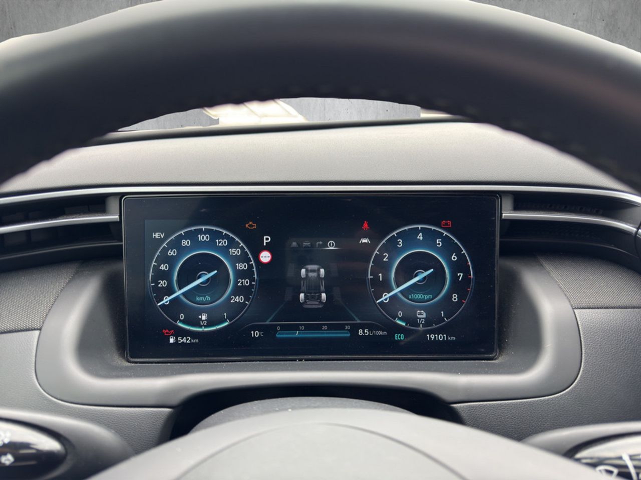 https://csb-strapi-files.fsn1.your-objectstorage.com/inventory-cars/images/f73987211689310b0f60ea599a67dc6a42267b65/18_1280_2985.jpg