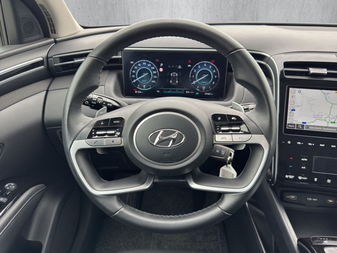 https://csb-strapi-files.fsn1.your-objectstorage.com/inventory-cars/images/f73987211689310b0f60ea599a67dc6a42267b65/19_1280_5580.jpg