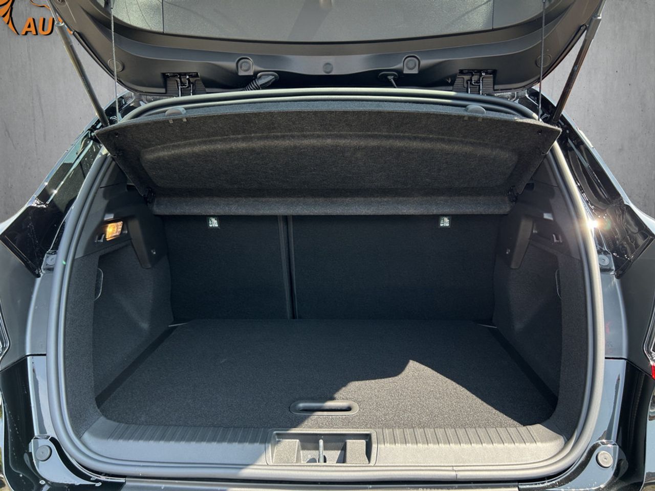 https://csb-strapi-files.fsn1.your-objectstorage.com/inventory-cars/images/f924dcf33e65c6e19860246a96b2973cae84de03/17_1280_6917.jpg