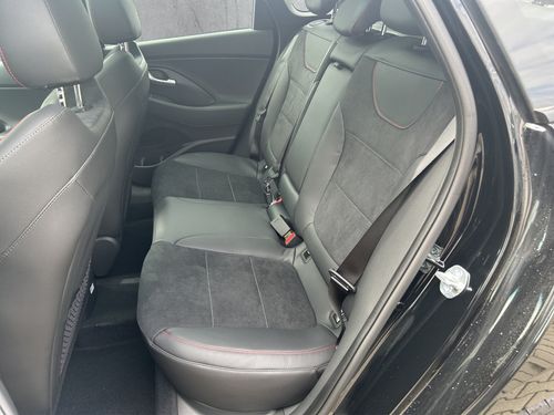 https://csb-strapi-files.fsn1.your-objectstorage.com/inventory-cars/images/fb8221bc779307d9a136c86bd7e7363f3df731c1/15_500_8635.jpg
