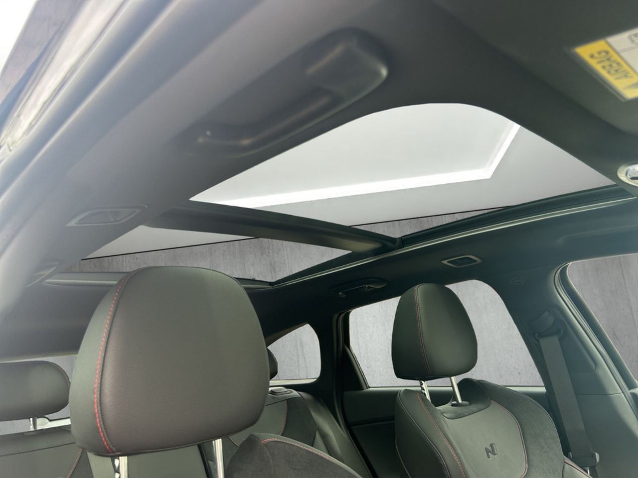 https://csb-strapi-files.fsn1.your-objectstorage.com/inventory-cars/images/fb8221bc779307d9a136c86bd7e7363f3df731c1/22_1280_2262.jpg
