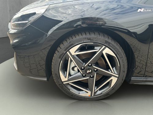 https://csb-strapi-files.fsn1.your-objectstorage.com/inventory-cars/images/fb8221bc779307d9a136c86bd7e7363f3df731c1/2_500_8218.jpg