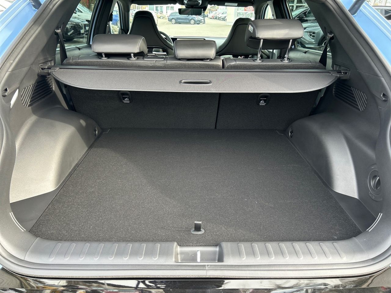 https://csb-strapi-files.fsn1.your-objectstorage.com/inventory-cars/images/fb93de60a288d14ec928bc9c7e0954b736cac053/11_1280_9357.jpg