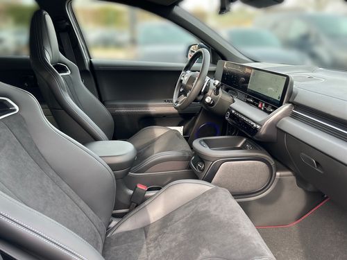 https://csb-strapi-files.fsn1.your-objectstorage.com/inventory-cars/images/fb93de60a288d14ec928bc9c7e0954b736cac053/13_500_5705.jpg
