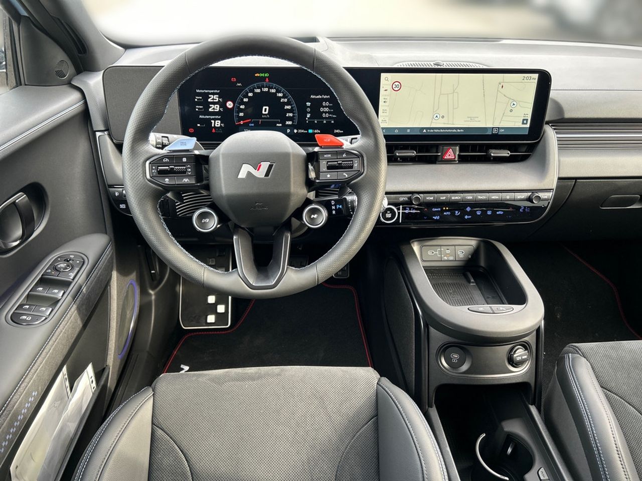 https://csb-strapi-files.fsn1.your-objectstorage.com/inventory-cars/images/fb93de60a288d14ec928bc9c7e0954b736cac053/9_1280_7767.jpg