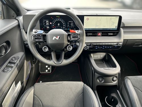https://csb-strapi-files.fsn1.your-objectstorage.com/inventory-cars/images/fb93de60a288d14ec928bc9c7e0954b736cac053/9_500_5710.jpg