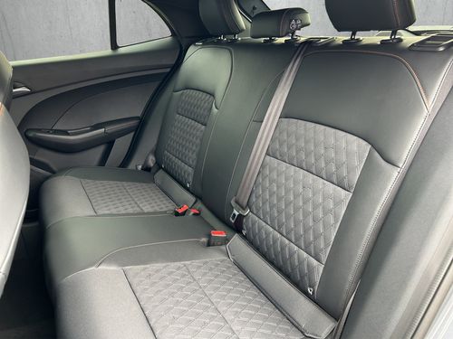 https://csb-strapi-files.fsn1.your-objectstorage.com/inventory-cars/images/fbd78a7bca2b78cdaf46ccb08c846aaad0a8ed34/14_500_7597.jpg