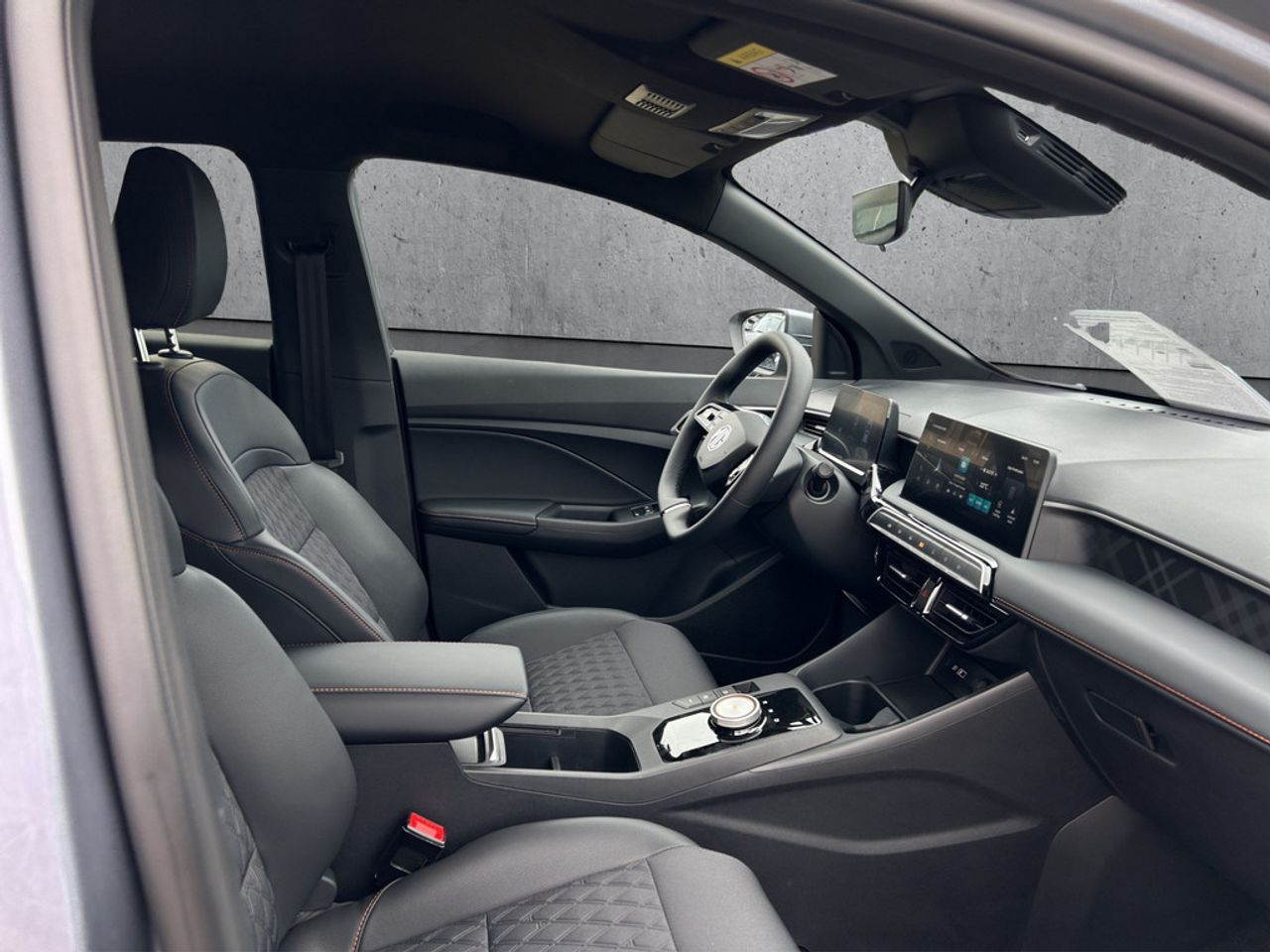 https://csb-strapi-files.fsn1.your-objectstorage.com/inventory-cars/images/fbd78a7bca2b78cdaf46ccb08c846aaad0a8ed34/19_1280_8913.jpg