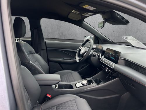 https://csb-strapi-files.fsn1.your-objectstorage.com/inventory-cars/images/fbd78a7bca2b78cdaf46ccb08c846aaad0a8ed34/19_500_3768.jpg