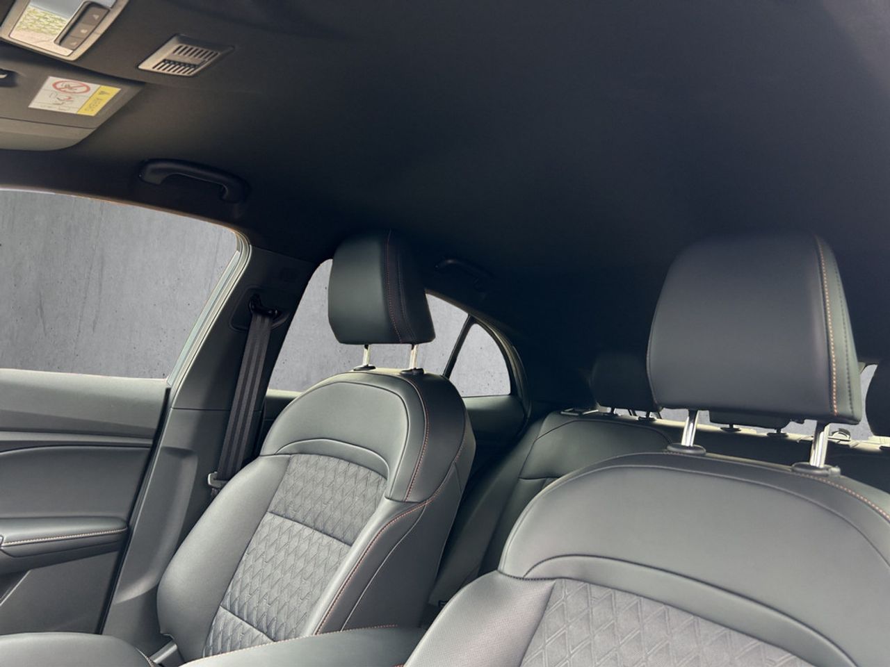 https://csb-strapi-files.fsn1.your-objectstorage.com/inventory-cars/images/fbd78a7bca2b78cdaf46ccb08c846aaad0a8ed34/21_1280_6895.jpg