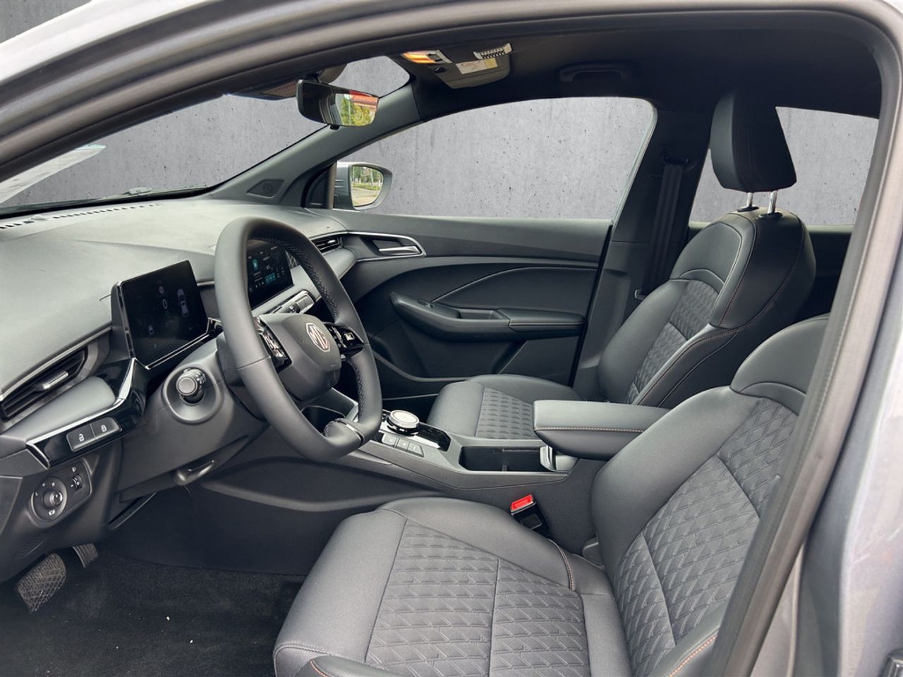 https://csb-strapi-files.fsn1.your-objectstorage.com/inventory-cars/images/fbd78a7bca2b78cdaf46ccb08c846aaad0a8ed34/9_1280_8285.jpg