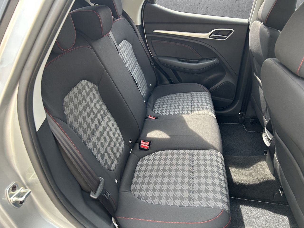 https://csb-strapi-files.fsn1.your-objectstorage.com/inventory-cars/images/fc1445f2384175edf6377d00abbd629f057cb132/21_1280_4159.jpg
