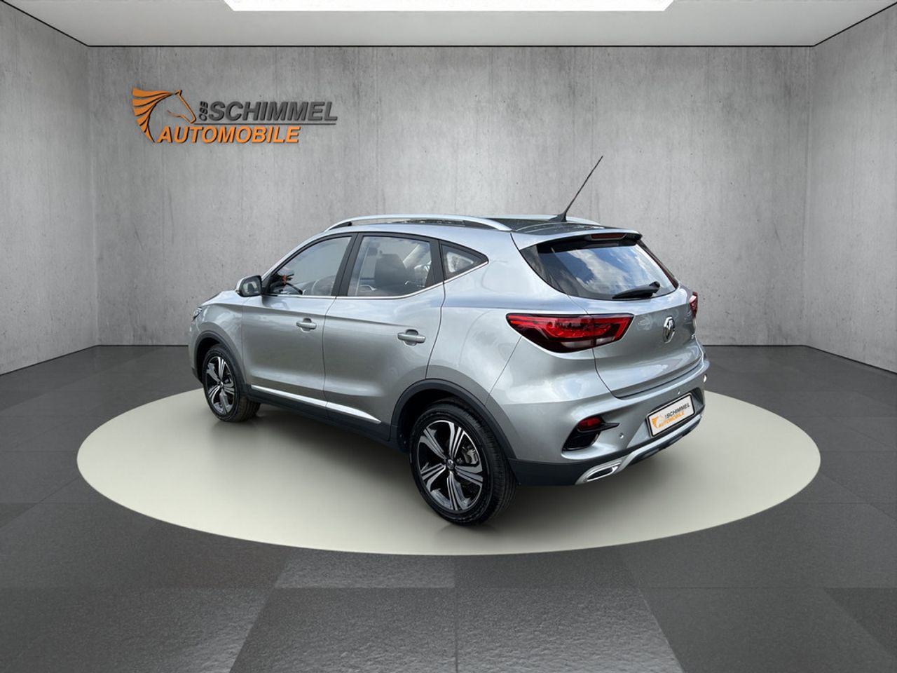 https://csb-strapi-files.fsn1.your-objectstorage.com/inventory-cars/images/fc1445f2384175edf6377d00abbd629f057cb132/2_1280_3052.jpg