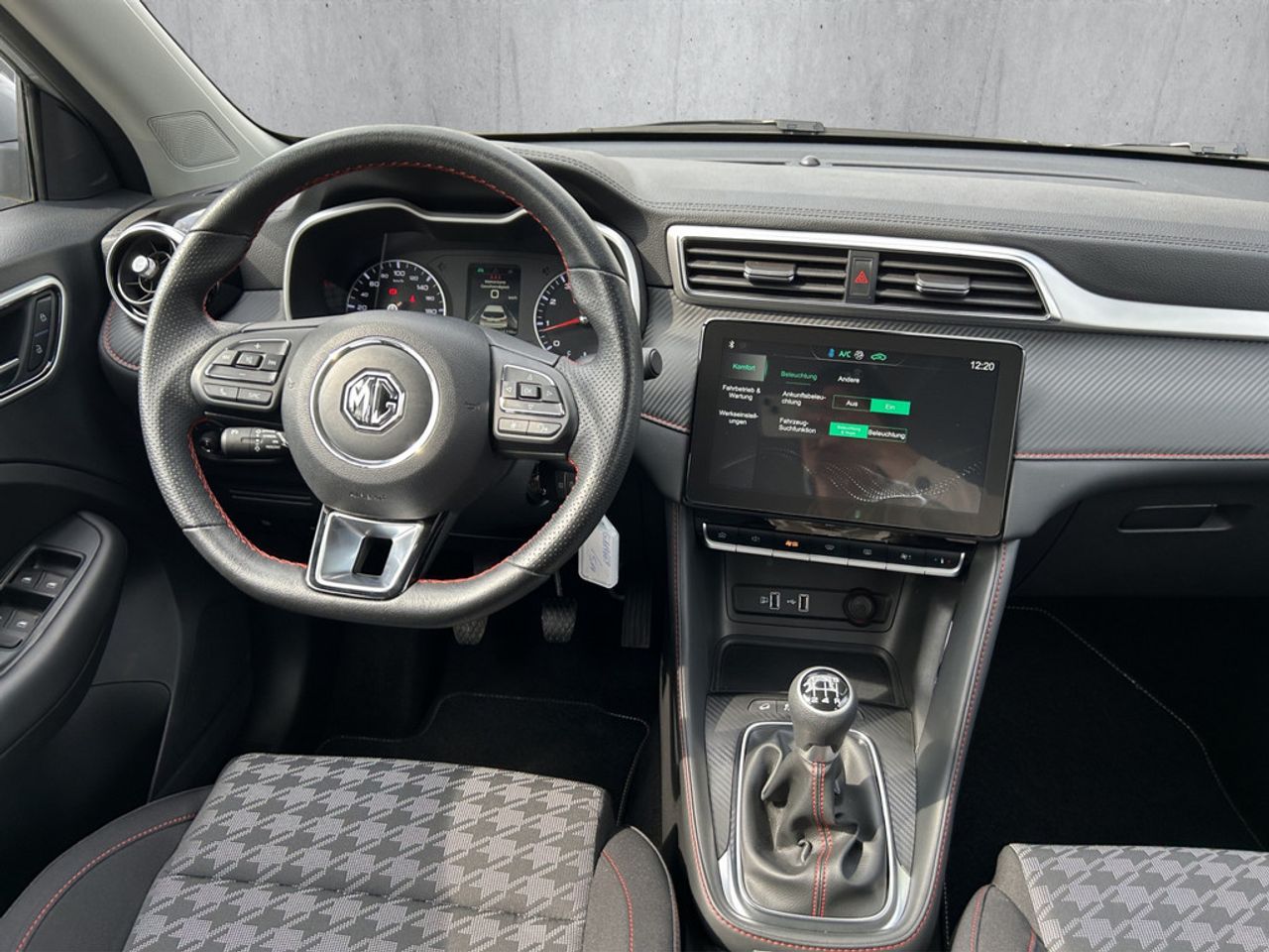 https://csb-strapi-files.fsn1.your-objectstorage.com/inventory-cars/images/fc1445f2384175edf6377d00abbd629f057cb132/8_1280_1989.jpg