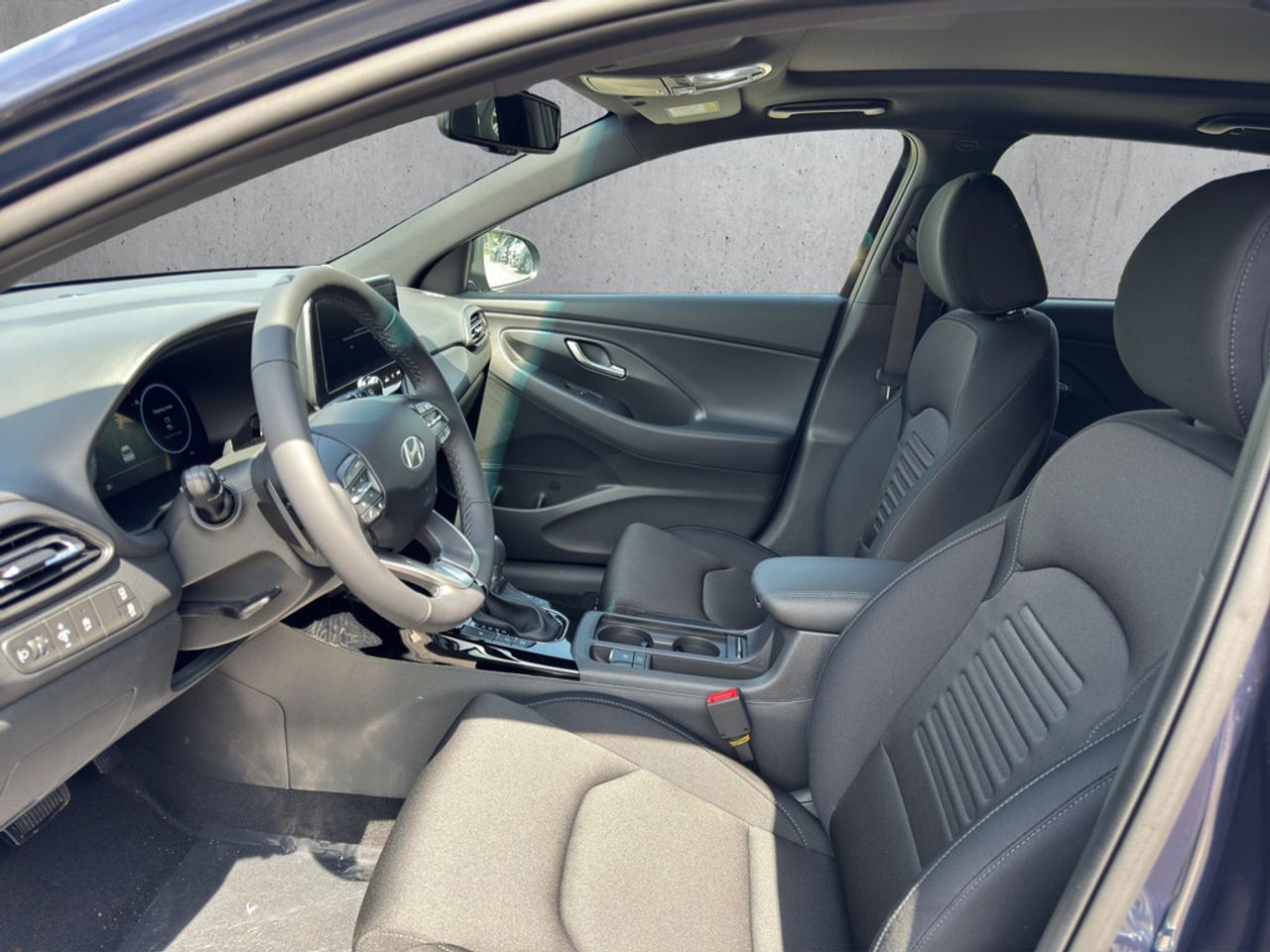 https://csb-strapi-files.fsn1.your-objectstorage.com/inventory-cars/images/fc3c9f10e9f4e94294e1526f6000de06c204e87b/10_1280_4843.jpg
