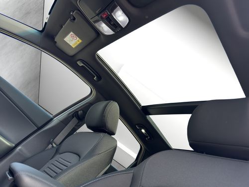 https://csb-strapi-files.fsn1.your-objectstorage.com/inventory-cars/images/fc3c9f10e9f4e94294e1526f6000de06c204e87b/12_500_1740.jpg