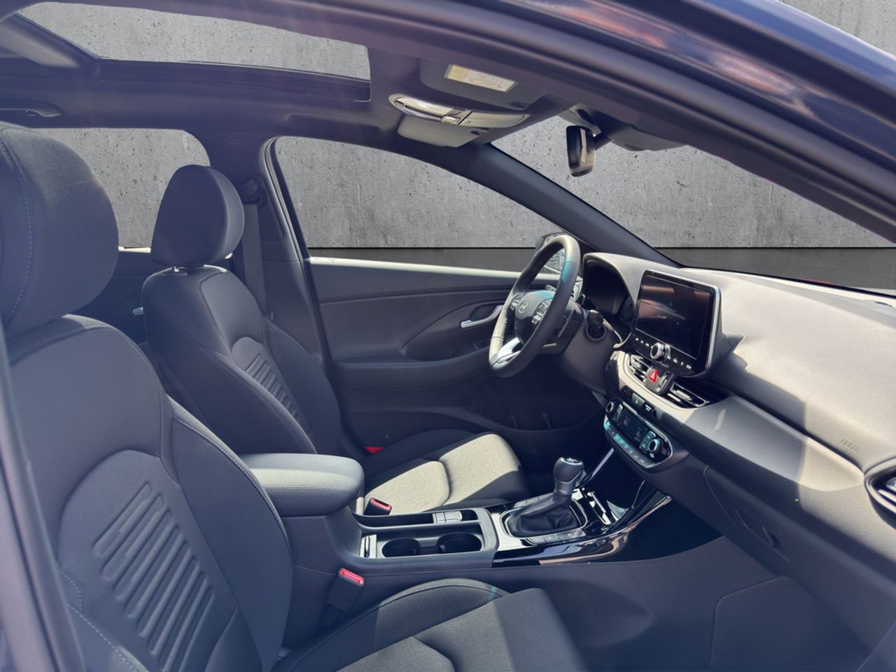 https://csb-strapi-files.fsn1.your-objectstorage.com/inventory-cars/images/fc3c9f10e9f4e94294e1526f6000de06c204e87b/14_1280_5761.jpg