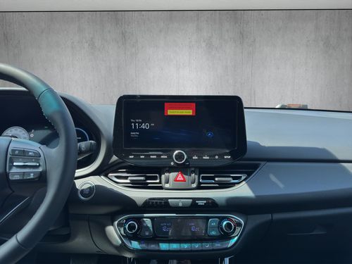 https://csb-strapi-files.fsn1.your-objectstorage.com/inventory-cars/images/fc3c9f10e9f4e94294e1526f6000de06c204e87b/16_500_6016.jpg