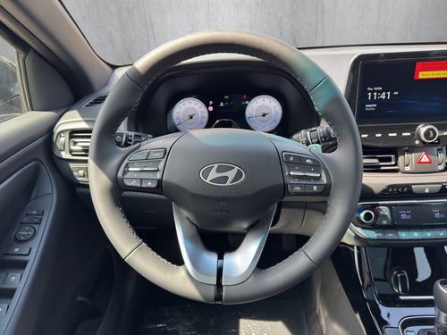 https://csb-strapi-files.fsn1.your-objectstorage.com/inventory-cars/images/fc3c9f10e9f4e94294e1526f6000de06c204e87b/19_500_1859.jpg