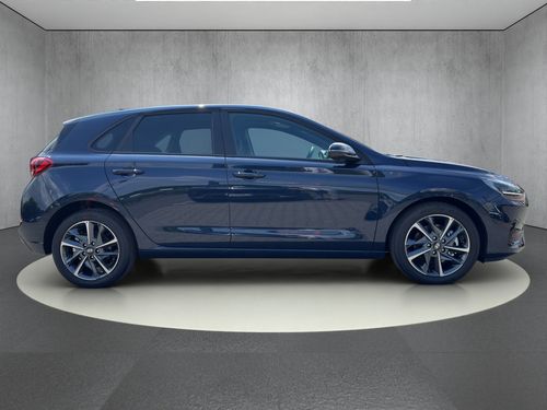 https://csb-strapi-files.fsn1.your-objectstorage.com/inventory-cars/images/fc3c9f10e9f4e94294e1526f6000de06c204e87b/7_500_4465.jpg