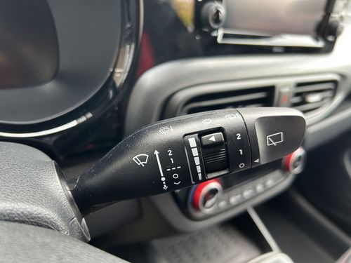 https://csb-strapi-files.fsn1.your-objectstorage.com/inventory-cars/images/fd0677aac2a9f81e6c562429a6d1c3f47076e003/22_500_5698.jpg