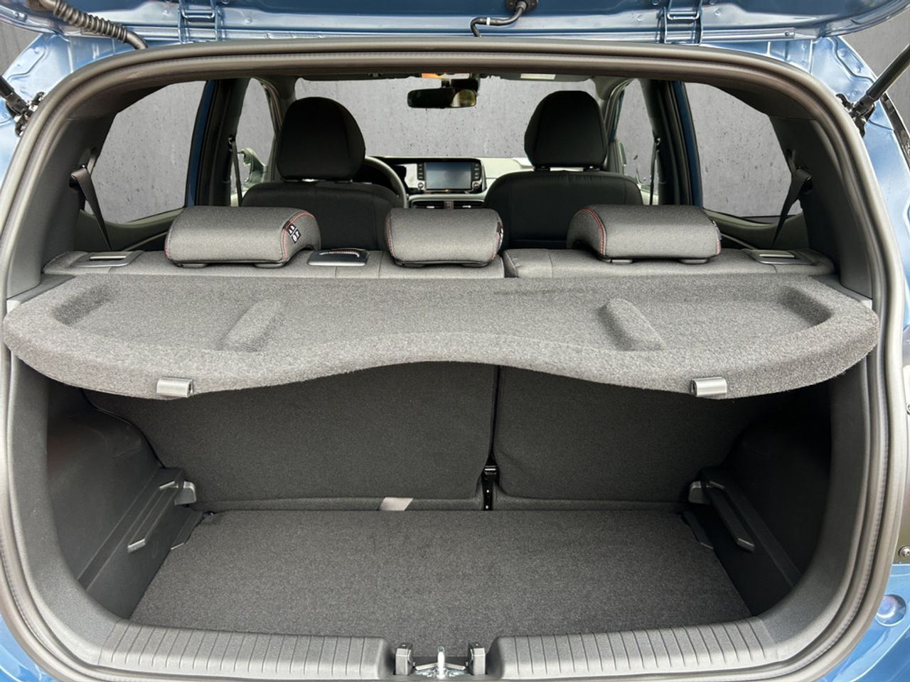 https://csb-strapi-files.fsn1.your-objectstorage.com/inventory-cars/images/fd0677aac2a9f81e6c562429a6d1c3f47076e003/5_1280_8152.jpg