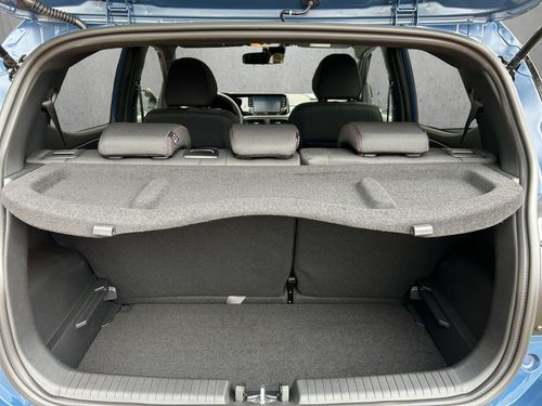 https://csb-strapi-files.fsn1.your-objectstorage.com/inventory-cars/images/fd0677aac2a9f81e6c562429a6d1c3f47076e003/5_500_3474.jpg