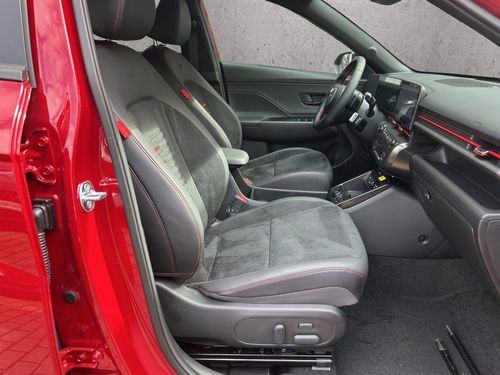 https://csb-strapi-files.fsn1.your-objectstorage.com/inventory-cars/images/fd0940019ccd1ed44434a8bd0334594718f4089f/21_500_1417.jpg