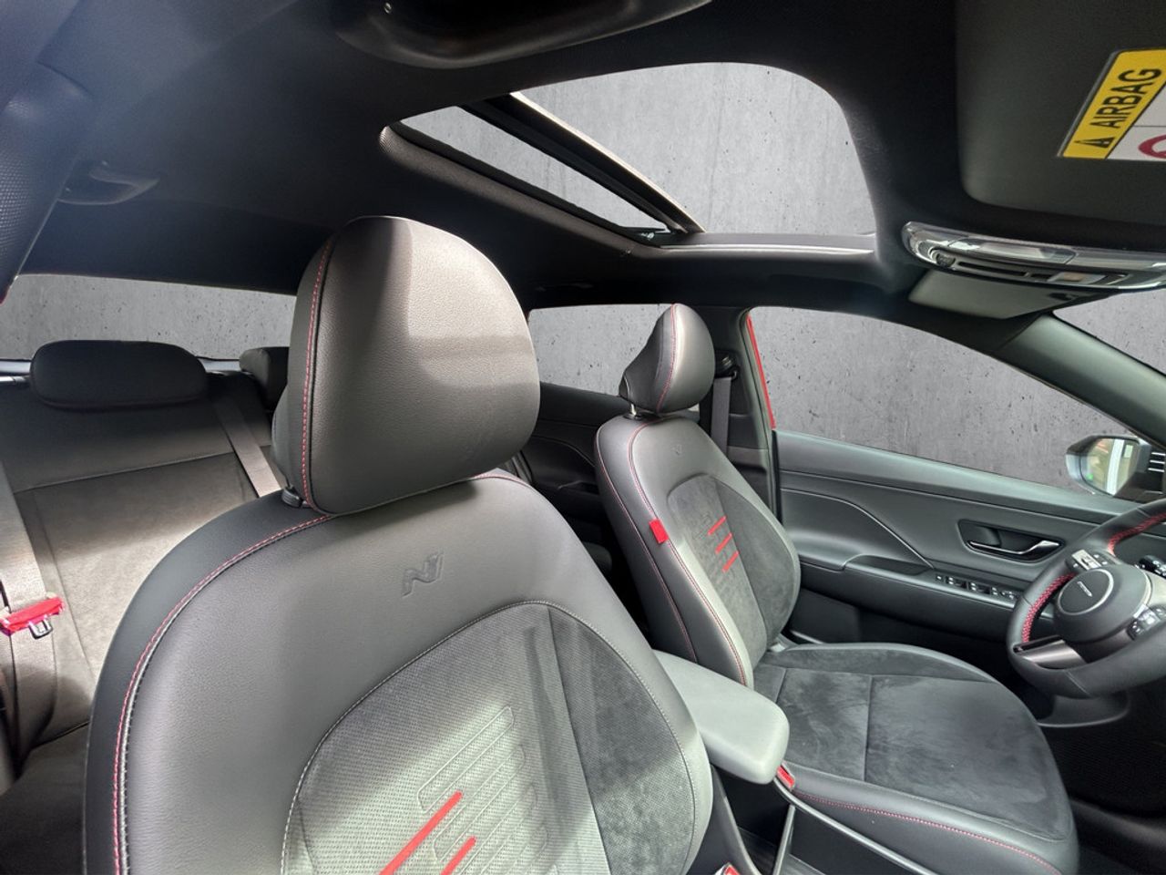 https://csb-strapi-files.fsn1.your-objectstorage.com/inventory-cars/images/fd0940019ccd1ed44434a8bd0334594718f4089f/36_1280_6397.jpg