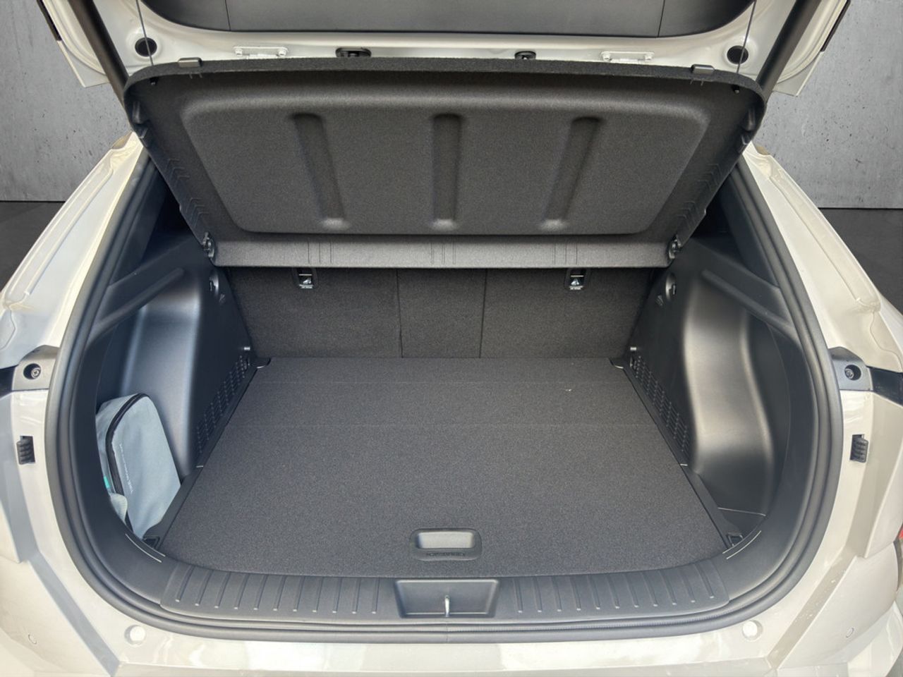 https://csb-strapi-files.fsn1.your-objectstorage.com/inventory-cars/images/fd31e4fe4b492a5462eface3df5ad8d84e1e2e7f/17_1280_6675.jpg