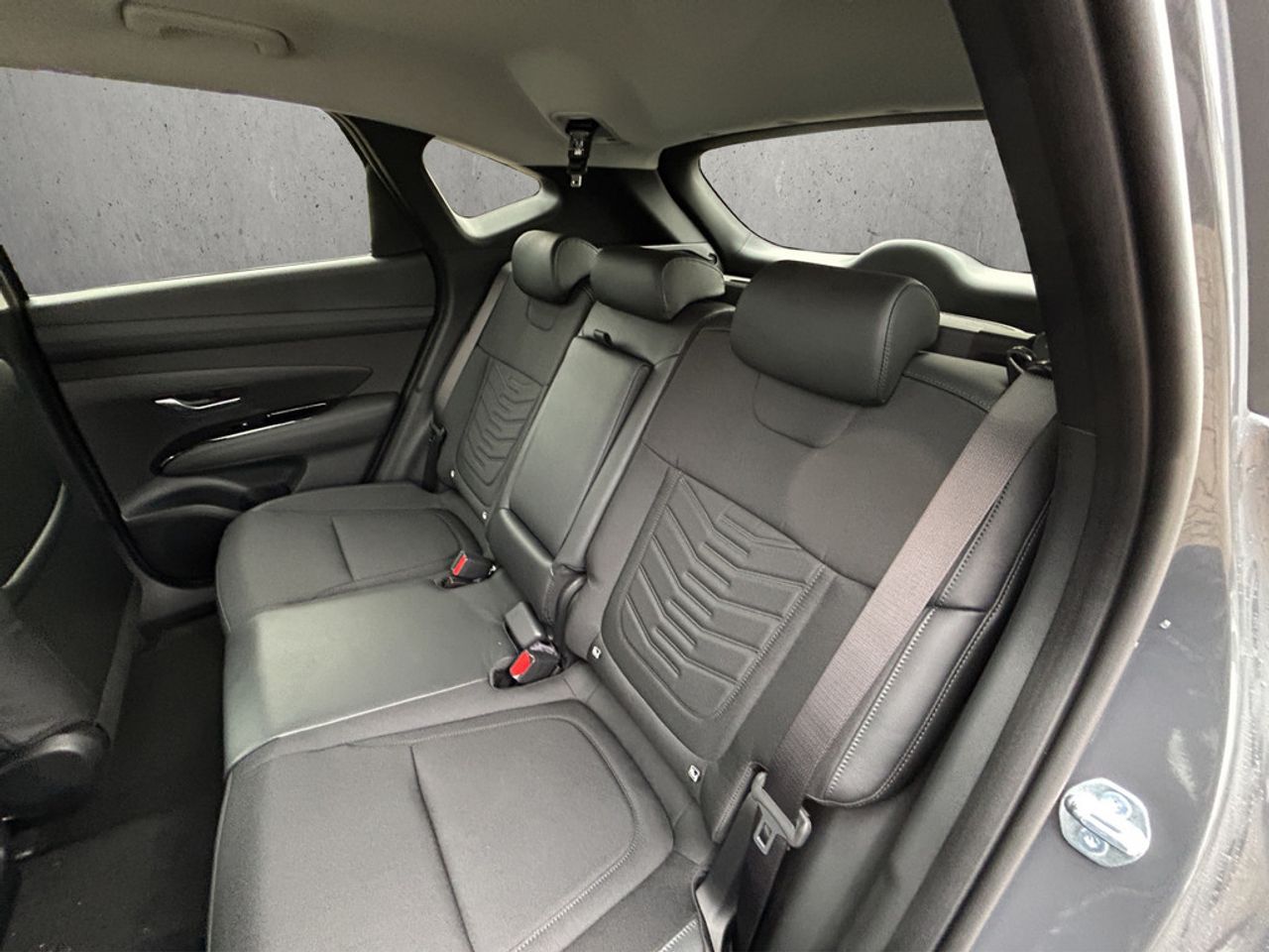 https://csb-strapi-files.fsn1.your-objectstorage.com/inventory-cars/images/fd58e1dea54bd254e29e8dc01a85adf4fc80fd85/13_1280_2733.jpg
